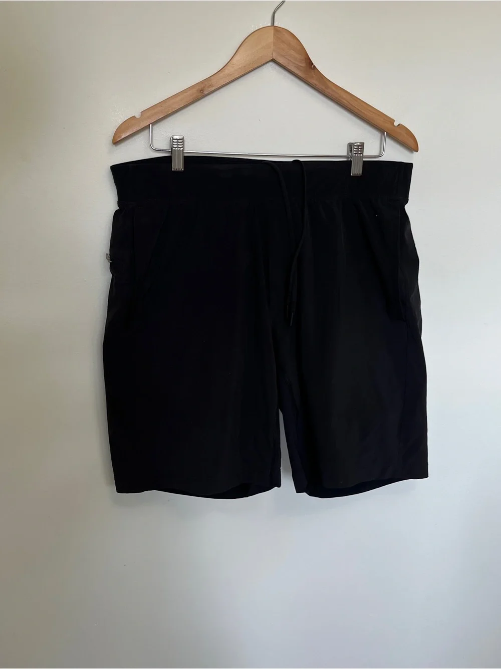 Lululemon T.H.E. Shorts with Built in Liner in Black Size XL